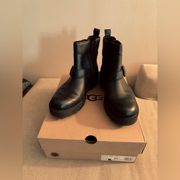 Ugg Saoirse Boots. Excellent condition - Picture 1 of 4